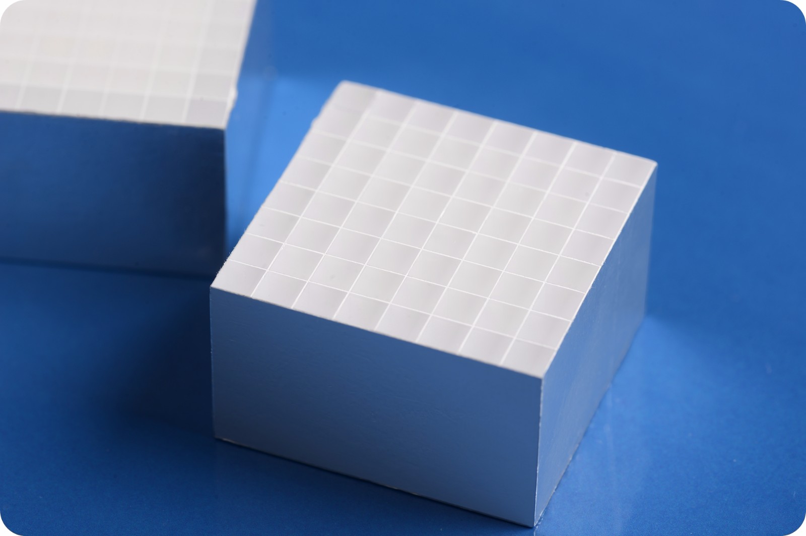 LYSO Crystal_8 × 8 Arrays